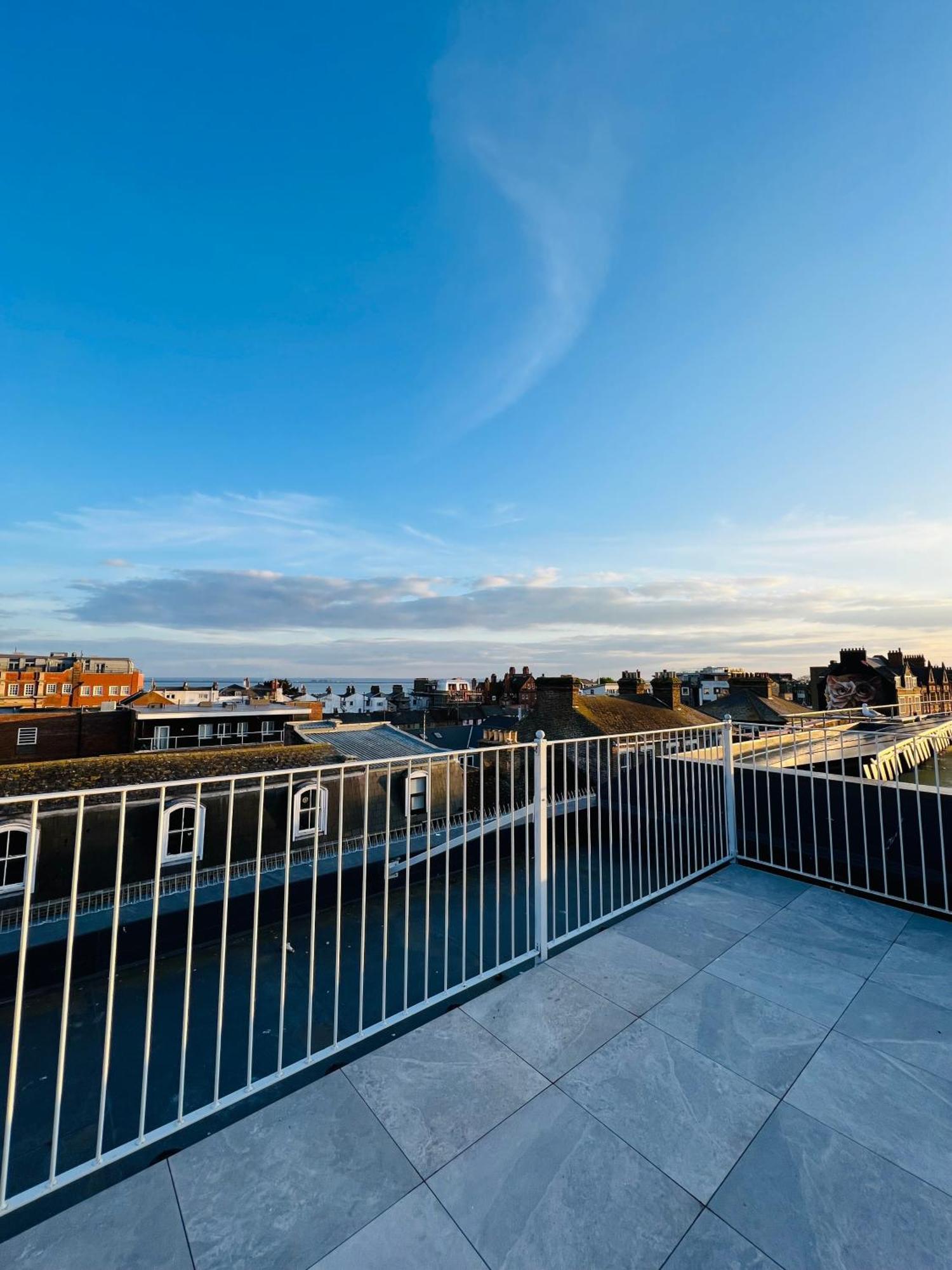 Stunning New Penthouse Apartment Southend-on-Sea Exterior foto